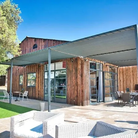 Maison Atypique Avec Piscine 