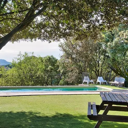 Maison Atypique Avec Piscine 
